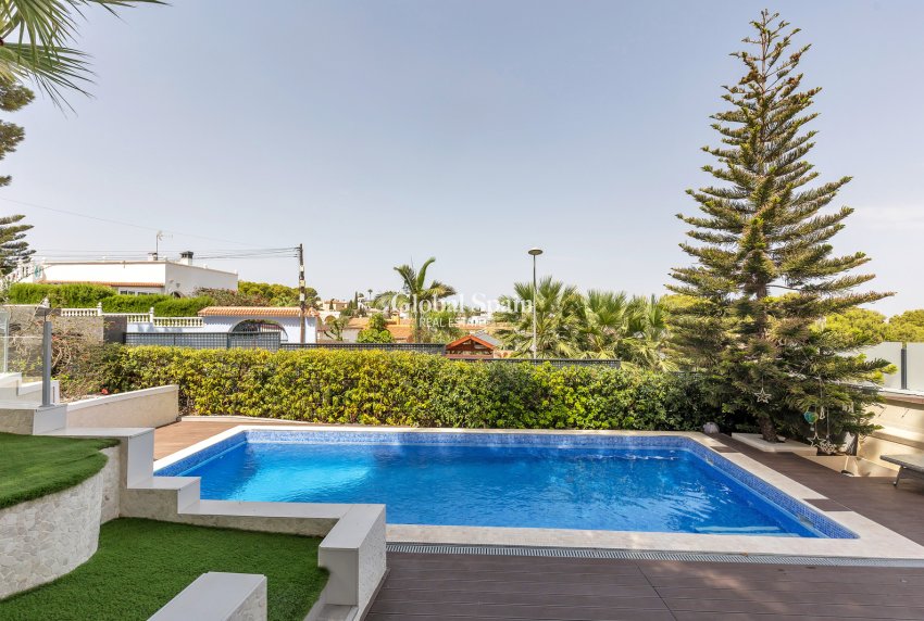 Resale - VILLA -
TORREVIEJA - Costa Blanca