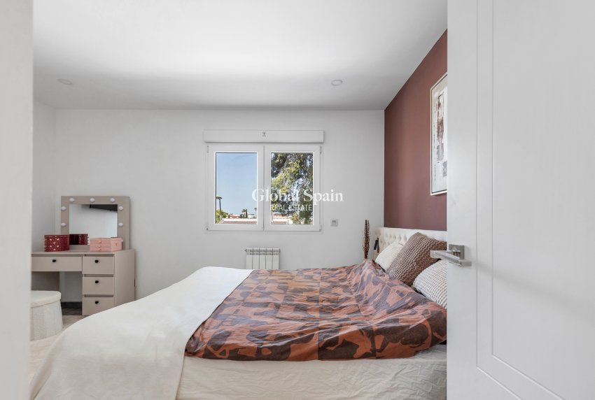 Resale - VILLA -
TORREVIEJA - Costa Blanca