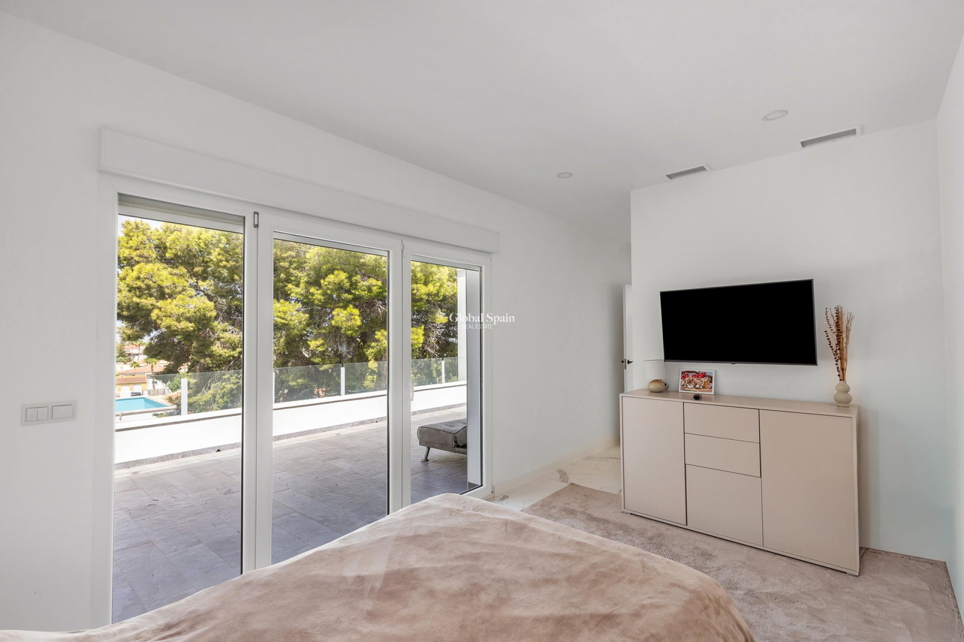 Resale - VILLA -
TORREVIEJA - Costa Blanca