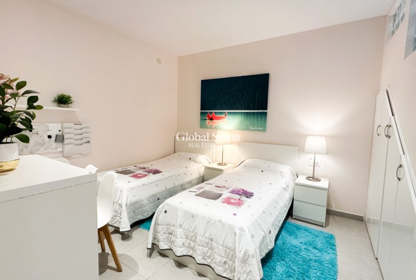 Resale - VILLA -
TORREVIEJA - Costa Blanca