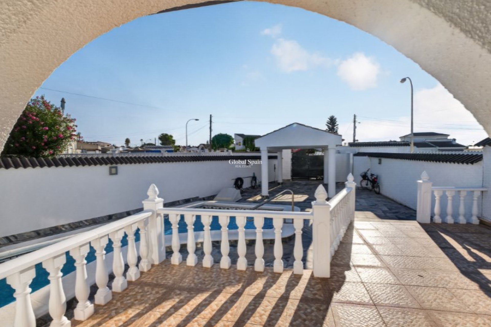 Resale - VILLA -
TORREVIEJA - Costa Blanca