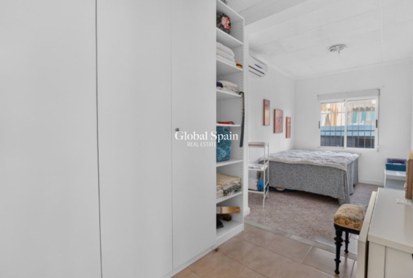 Resale - VILLA -
TORREVIEJA - Costa Blanca