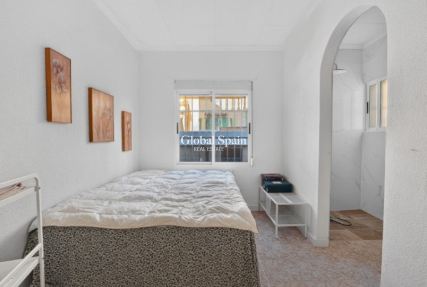 Resale - VILLA -
TORREVIEJA - Costa Blanca