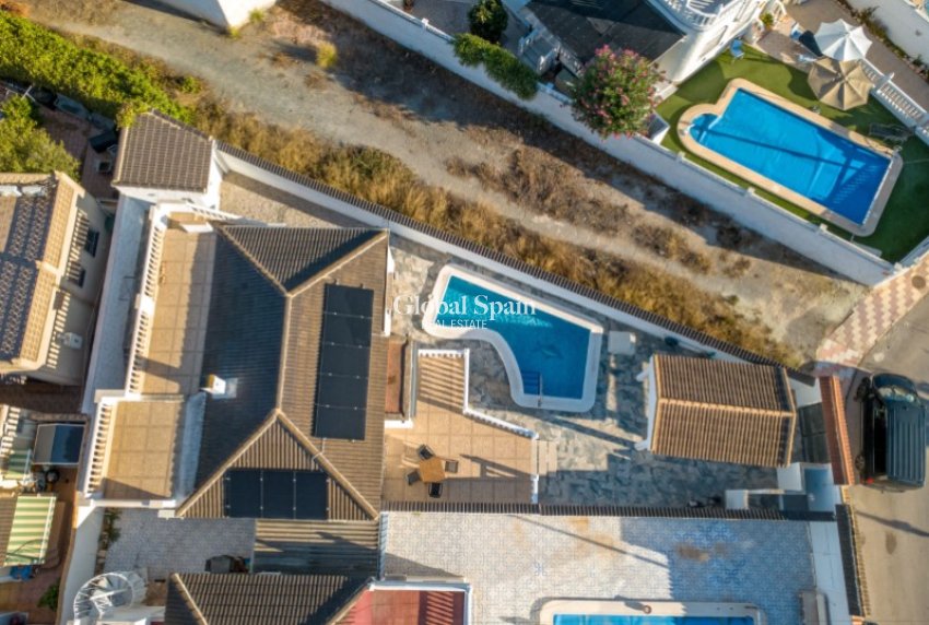 Resale - VILLA -
TORREVIEJA - Costa Blanca