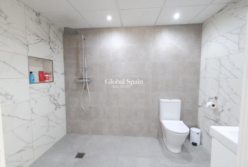 Resale - VILLA -
TORREVIEJA - Costa Blanca