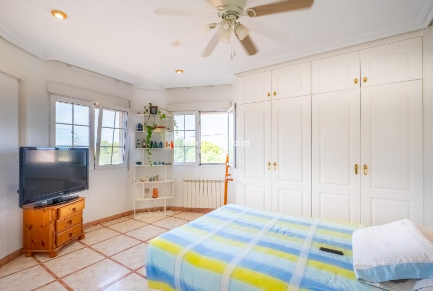 Resale - VILLA -
TORREVIEJA - El Chaparral