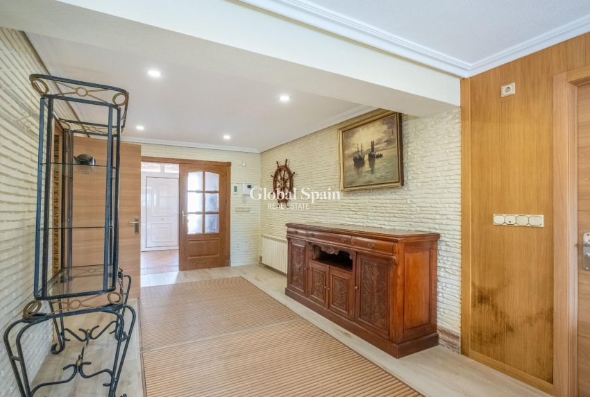 Resale - VILLA -
TORREVIEJA - El Chaparral