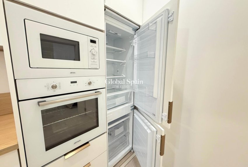 Resale - VILLA -
TORREVIEJA - El Chaparral