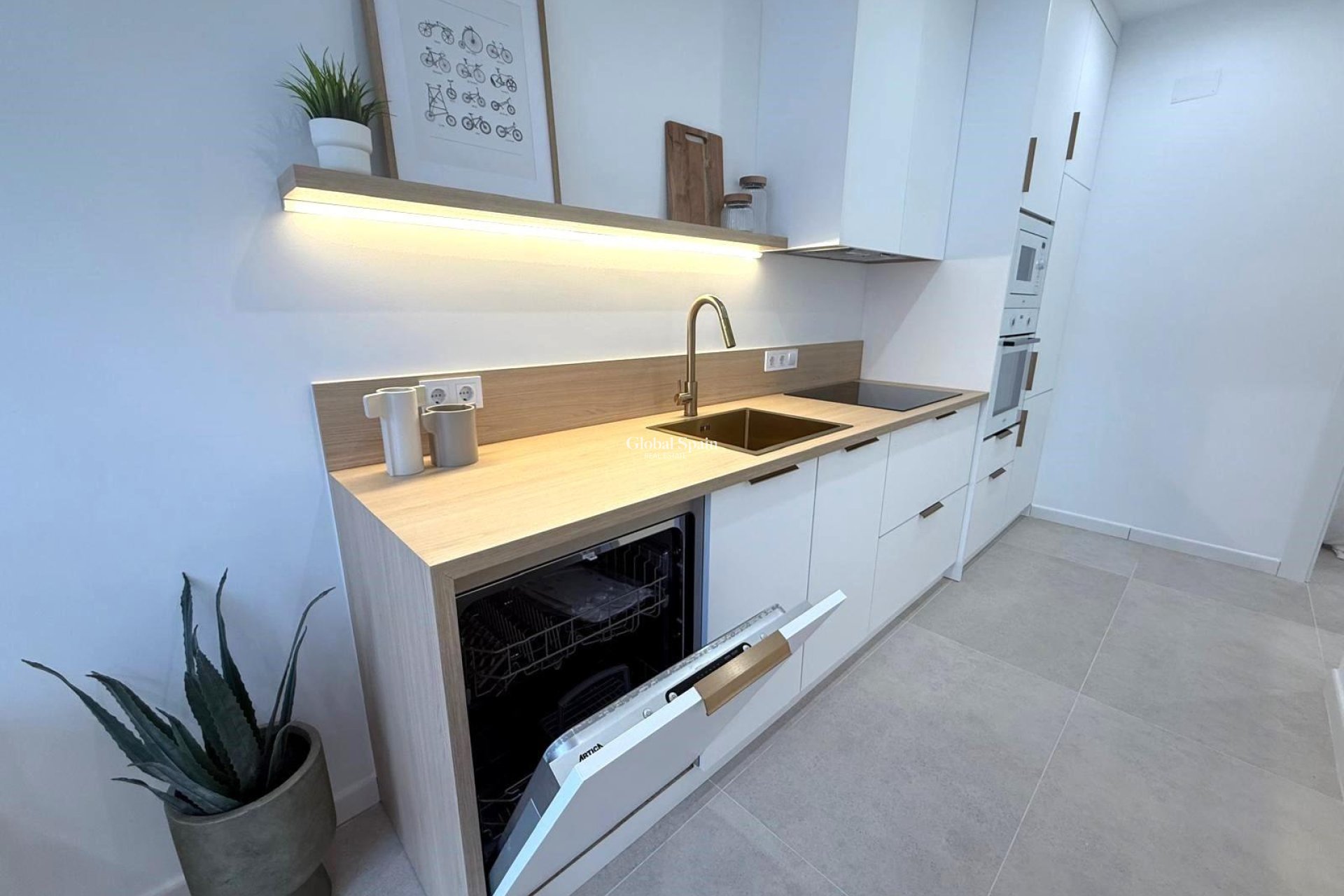 Resale - VILLA -
TORREVIEJA - El Chaparral