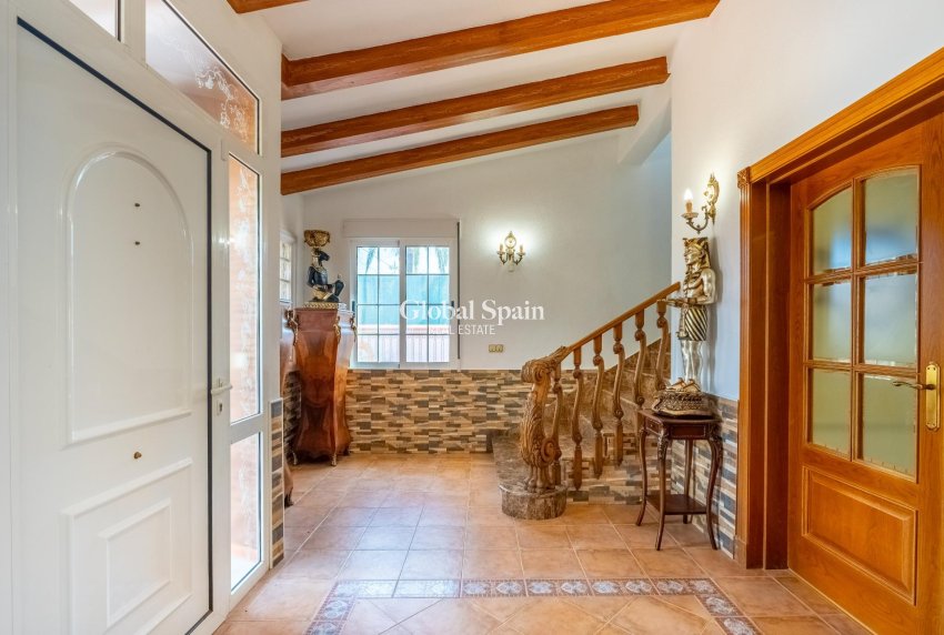 Resale - VILLA -
TORREVIEJA - El Chaparral