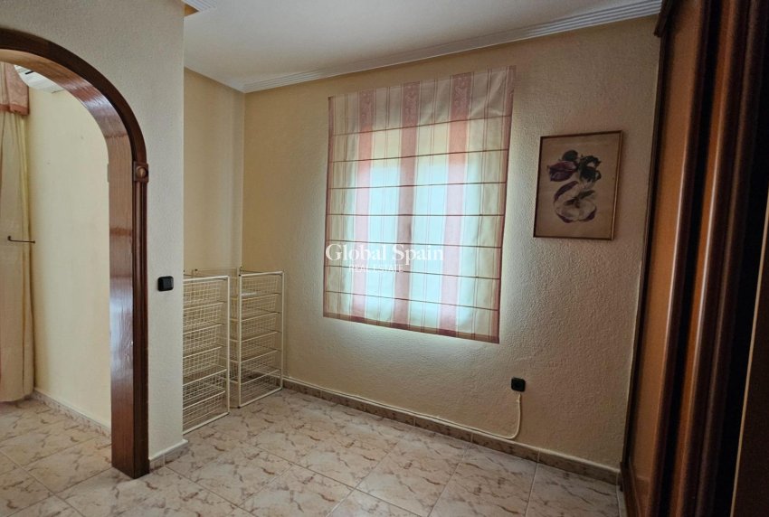 Resale - VILLA -
TORREVIEJA - El Chaparral