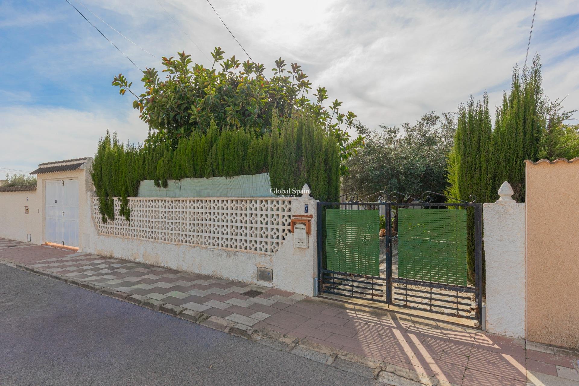 Resale - VILLA -
TORREVIEJA - El chaparral