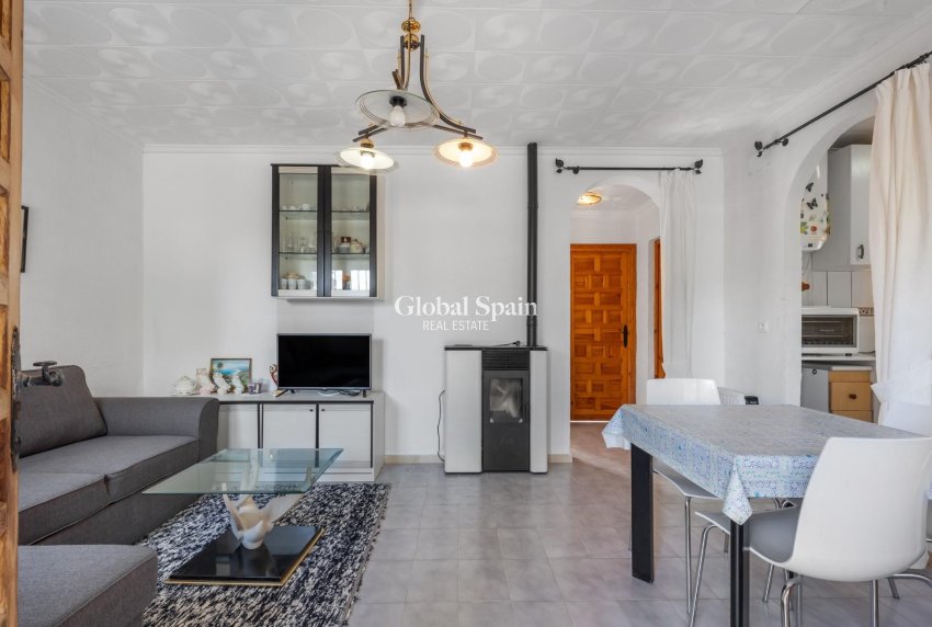 Resale - VILLA -
TORREVIEJA - El chaparral