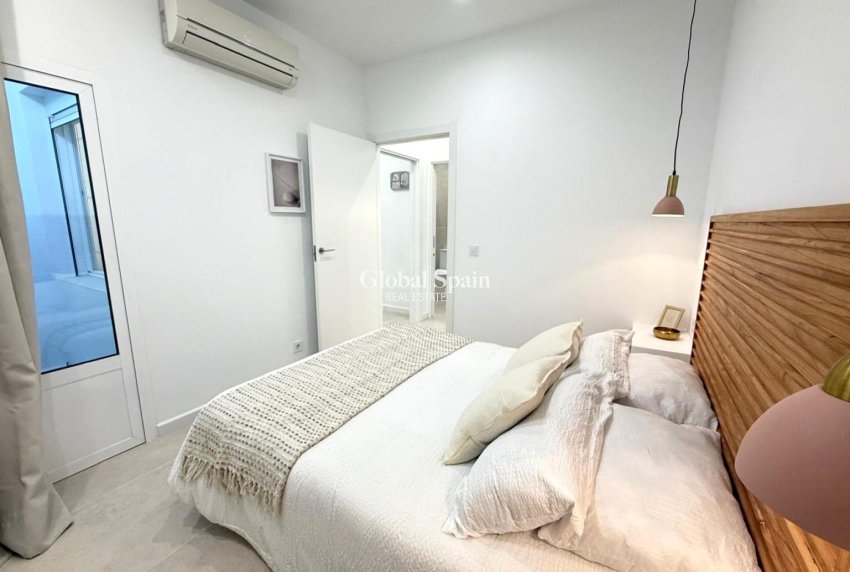 Resale - VILLA -
TORREVIEJA - El Chaparral