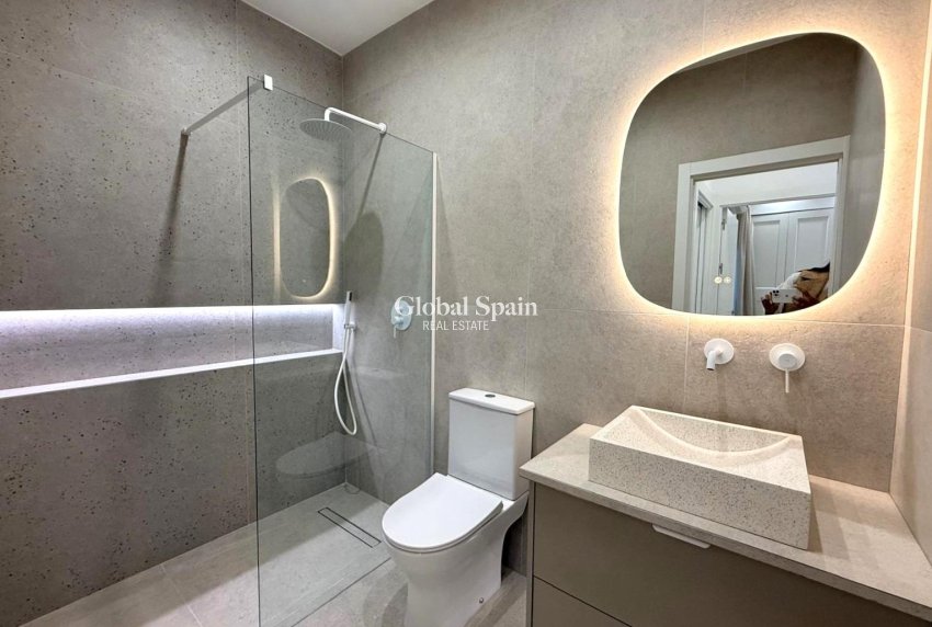 Resale - VILLA -
TORREVIEJA - El Chaparral