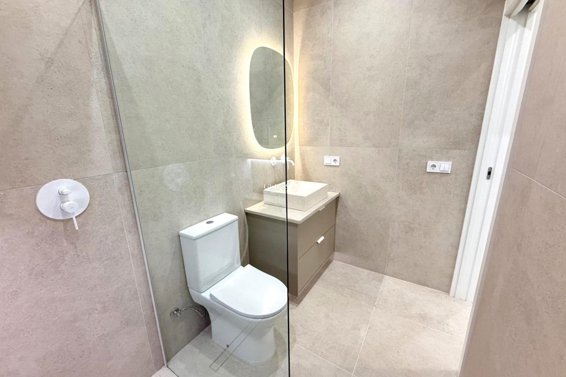 Resale - VILLA -
TORREVIEJA - El Chaparral