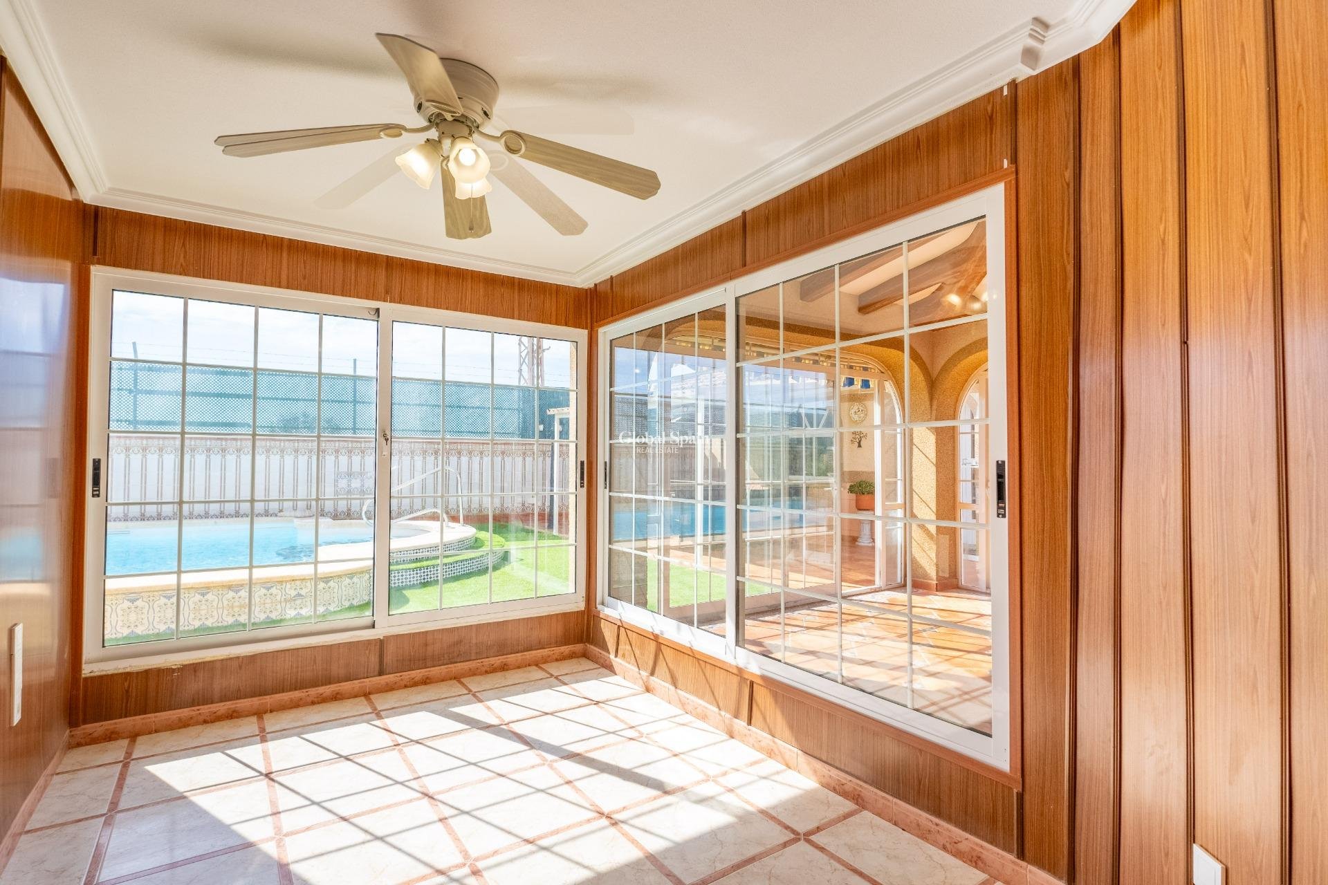 Resale - VILLA -
TORREVIEJA - El Chaparral