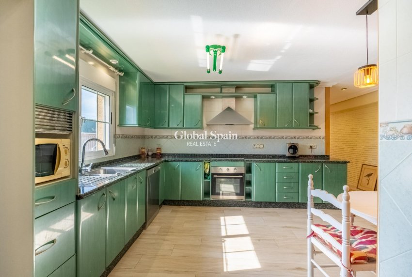 Resale - VILLA -
TORREVIEJA - El Chaparral