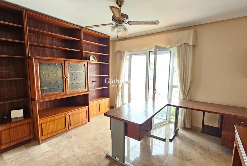 Resale - VILLA -
TORREVIEJA - El Chaparral