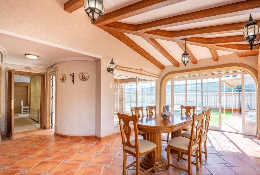 Resale - VILLA -
TORREVIEJA - El Chaparral