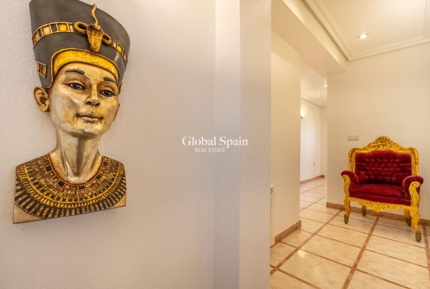 Resale - VILLA -
TORREVIEJA - El Chaparral