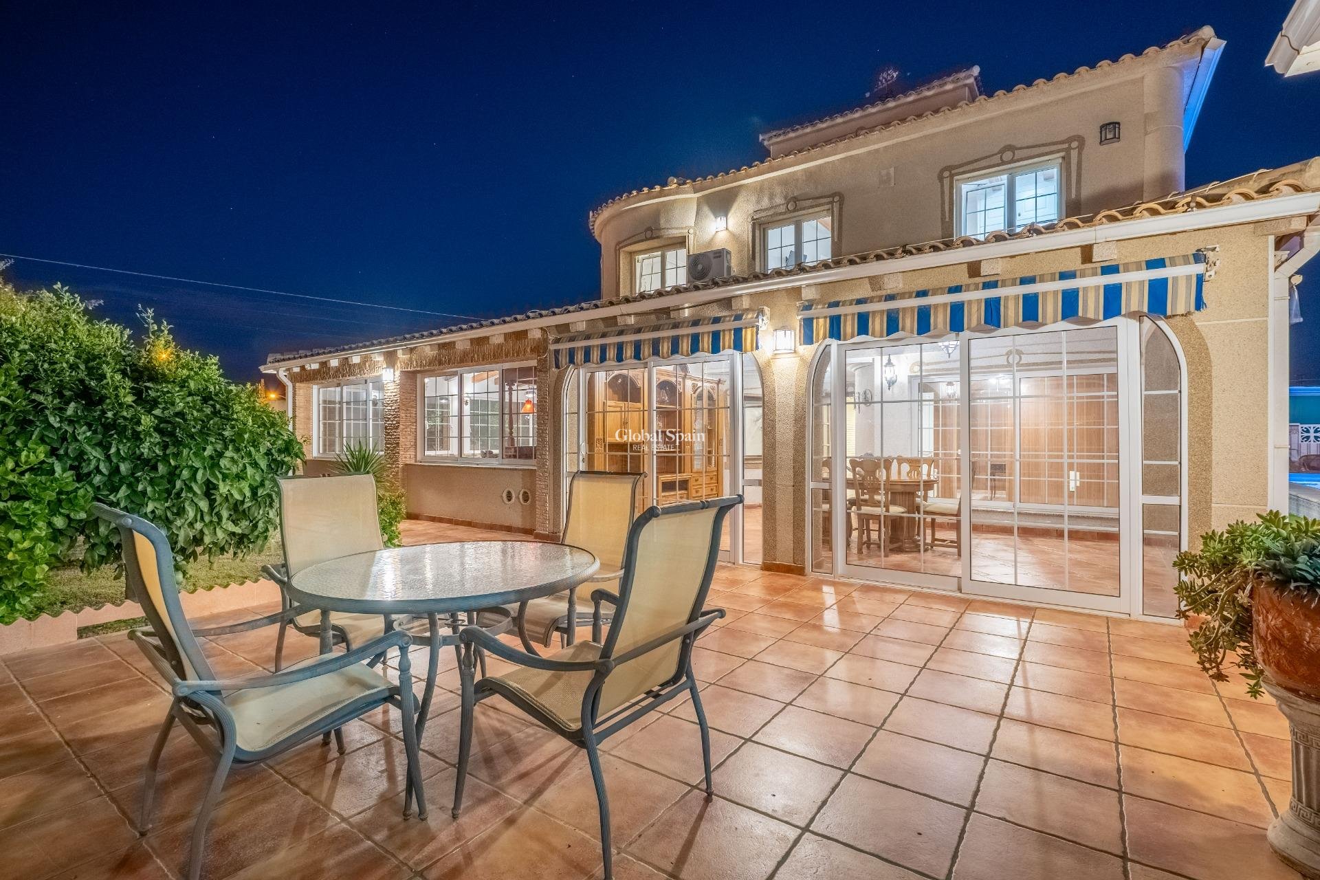 Resale - VILLA -
TORREVIEJA - El Chaparral