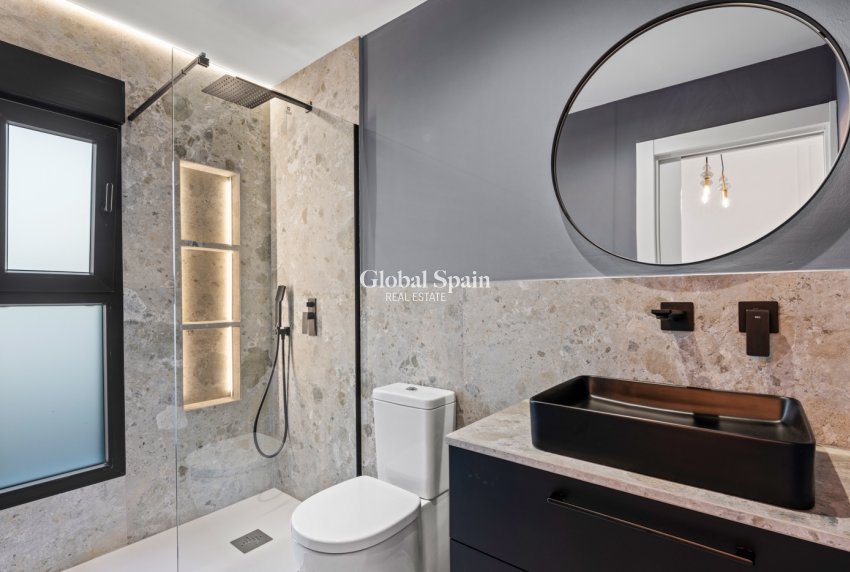 Resale - VILLA -
TORREVIEJA - El Chaparral