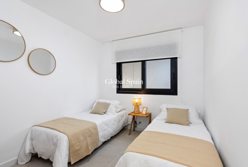 Resale - VILLA -
TORREVIEJA - El Chaparral