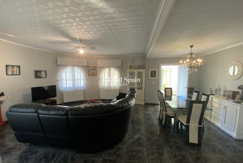 Resale - VILLA -
TORREVIEJA - El Chaparral