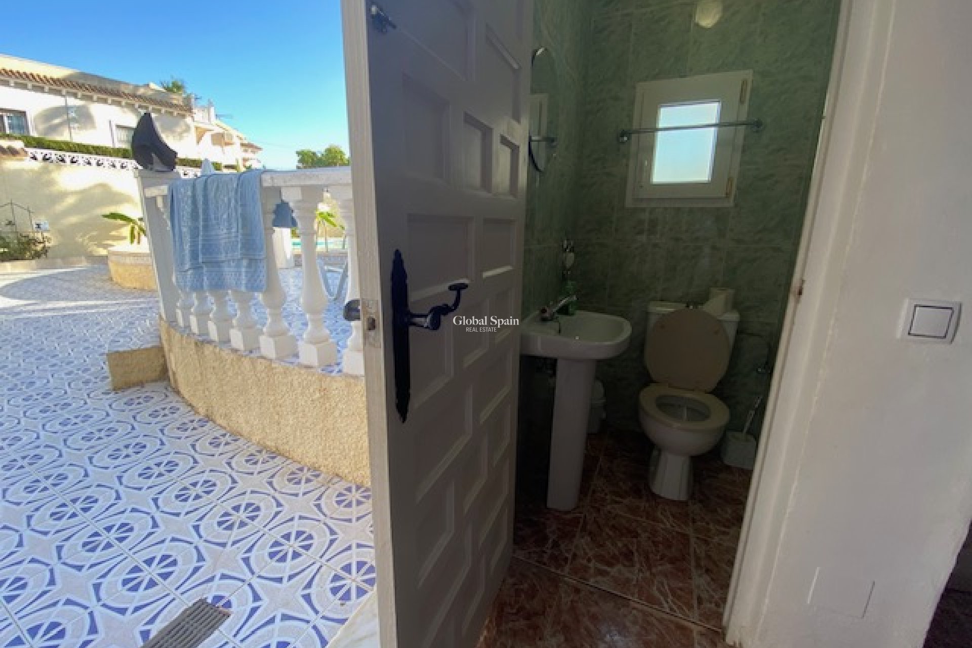 Resale - VILLA -
TORREVIEJA - El Chaparral