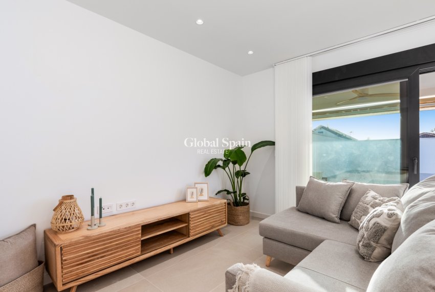 Resale - Villa -
TORREVIEJA - El Chaparral