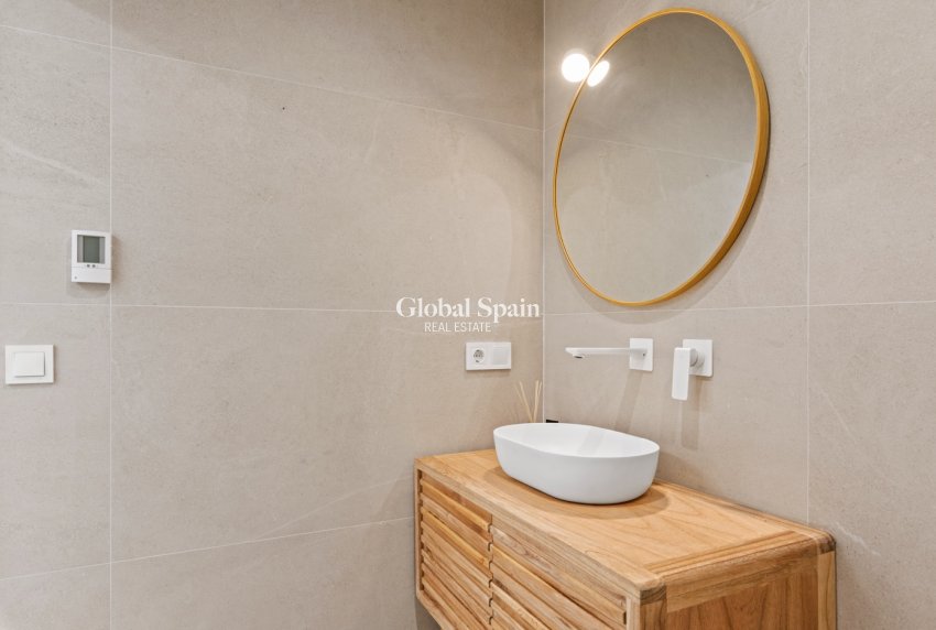 Resale - Villa -
TORREVIEJA - El Chaparral