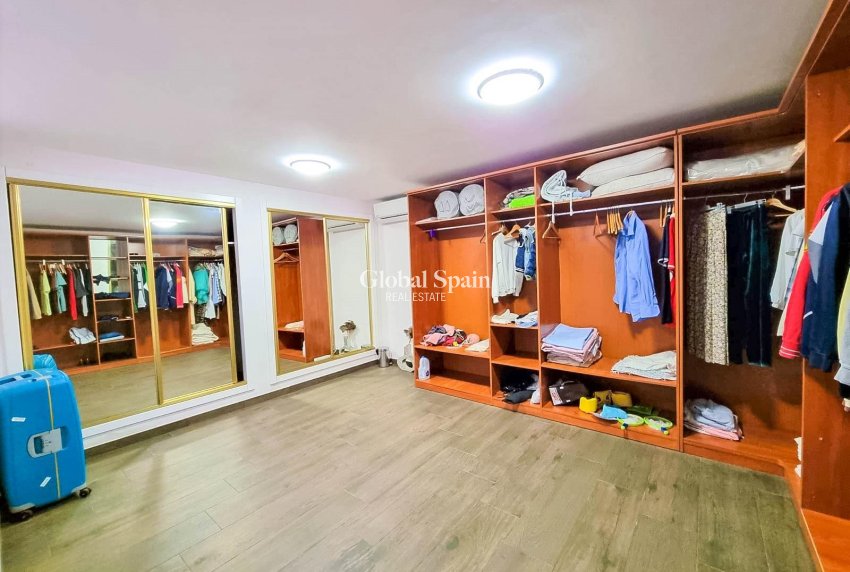 Resale - VILLA -
TORREVIEJA - La Mata