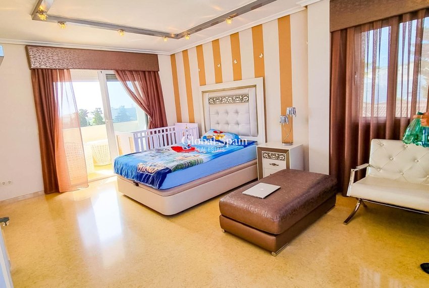 Resale - VILLA -
TORREVIEJA - La Mata