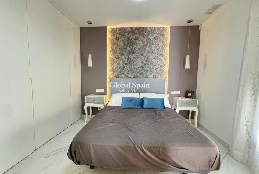 Resale - VILLA -
TORREVIEJA - La Mata