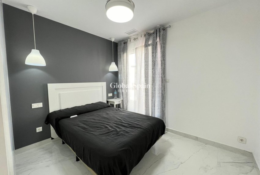 Resale - VILLA -
TORREVIEJA - La Mata