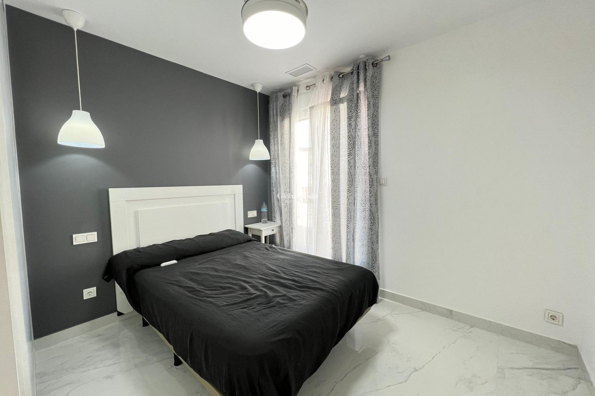 Resale - VILLA -
TORREVIEJA - La Mata