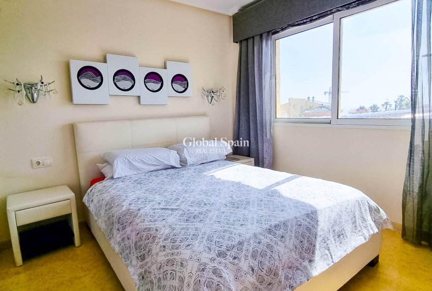 Resale - VILLA -
TORREVIEJA - La Mata