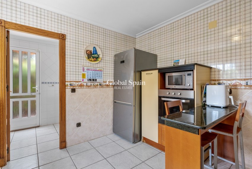 Resale - VILLA -
TORREVIEJA - La Mata