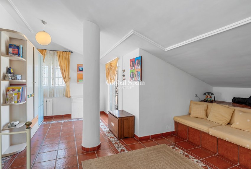 Resale - VILLA -
TORREVIEJA - La Mata