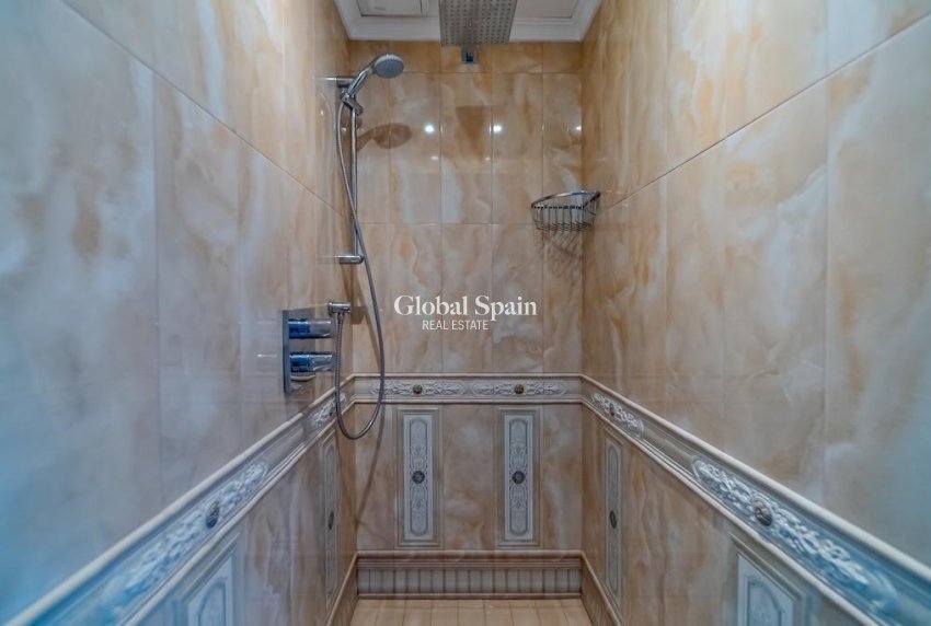 Resale - VILLA -
TORREVIEJA - La Mata