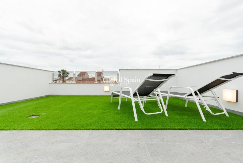 Resale - Villa -
TORREVIEJA - La Siesta - El Salado - Torreta