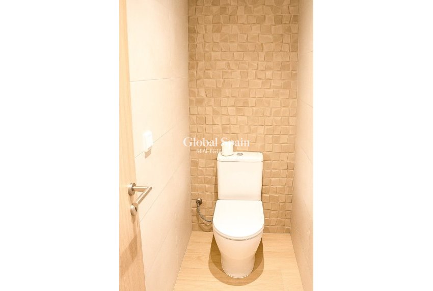 Resale - VILLA -
TORREVIEJA - La Siesta - El Salado - Torreta