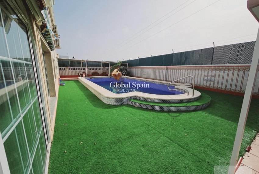 Resale - VILLA -
TORREVIEJA - La Siesta - El Salado - Torreta