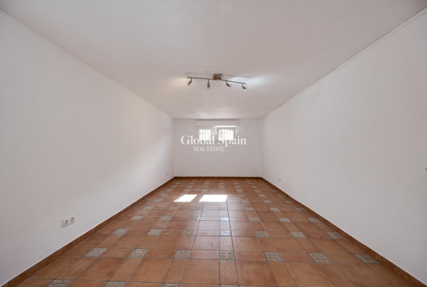 Resale - VILLA -
TORREVIEJA - La Siesta - El Salado - Torreta