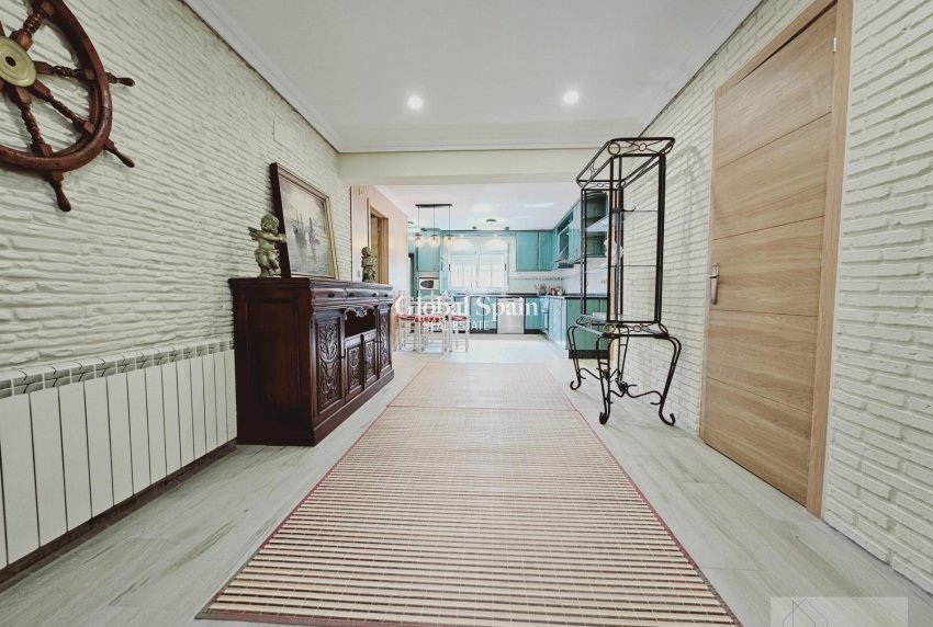 Resale - VILLA -
TORREVIEJA - La Siesta - El Salado - Torreta