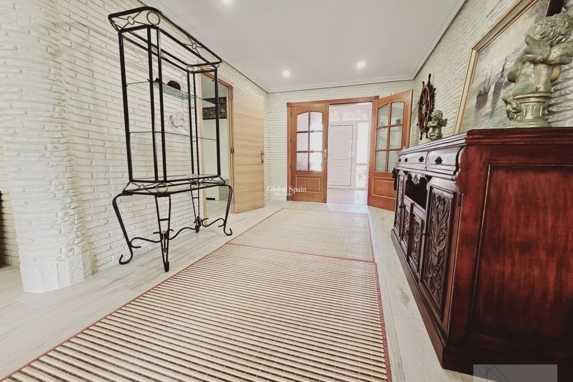 Resale - VILLA -
TORREVIEJA - La Siesta - El Salado - Torreta