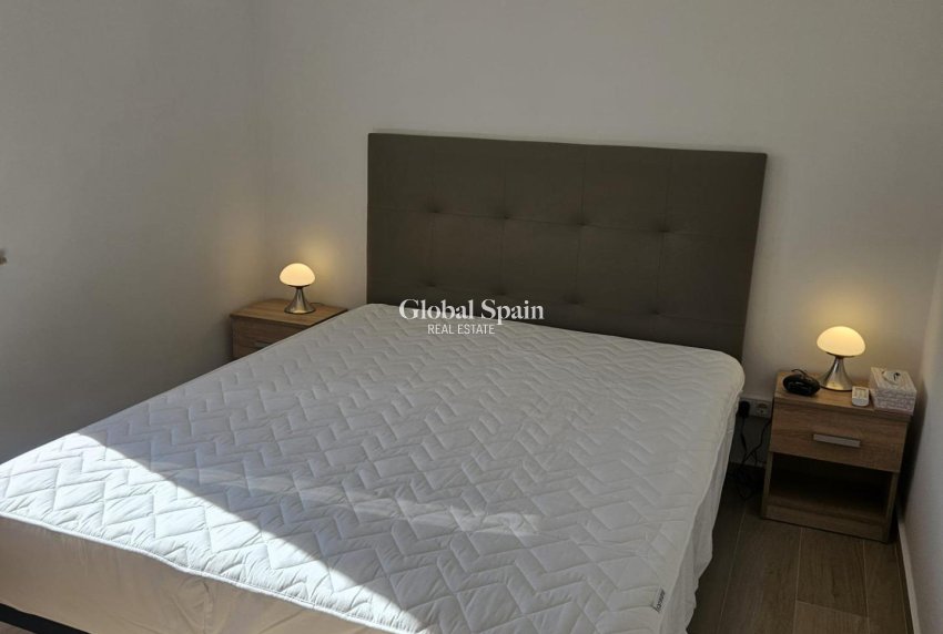 Resale - VILLA -
TORREVIEJA - La Siesta - El Salado - Torreta