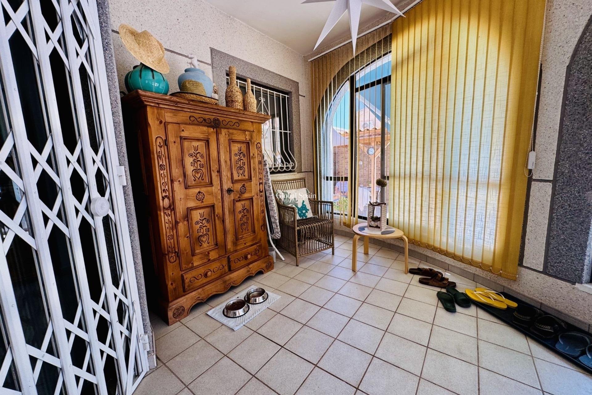 Resale - VILLA -
TORREVIEJA - La Siesta - El Salado - Torreta