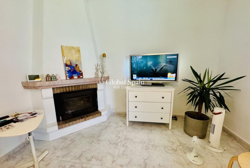 Resale - VILLA -
TORREVIEJA - La Siesta - El Salado - Torreta
